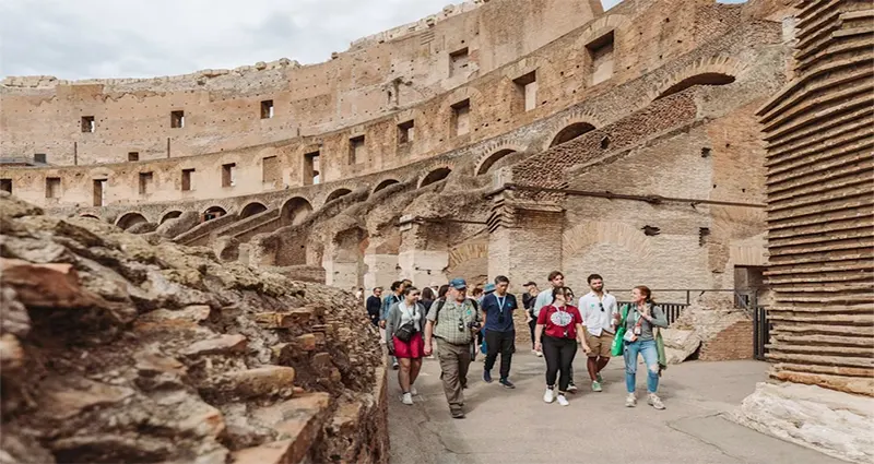 Walking with the Ancients: The Power of Guided Tours of Roman Ruins in Italy